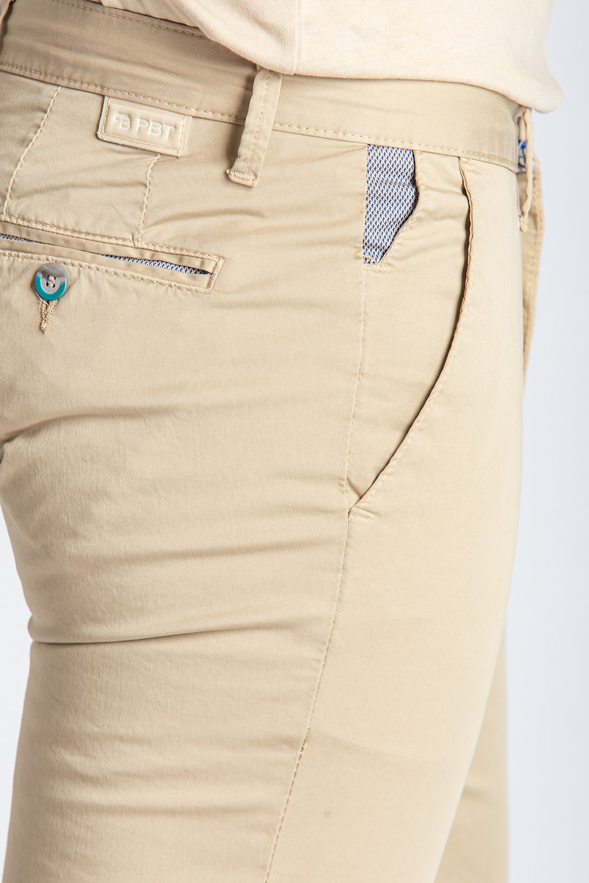 Pantalone in cotone raso stretch